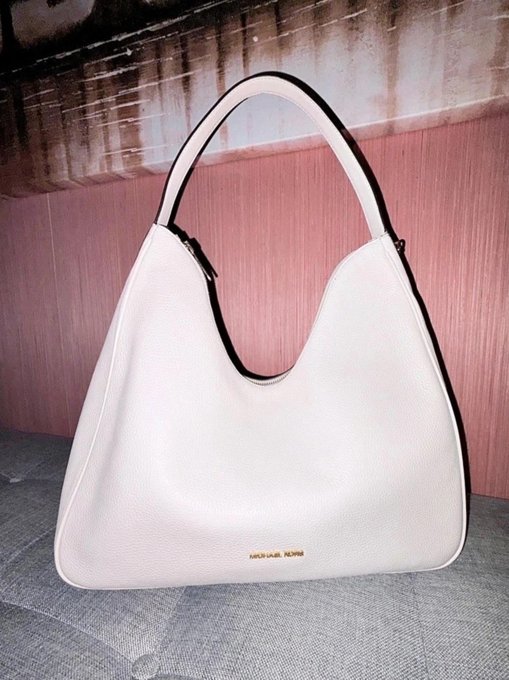 Michael Kors Nayla Medium Off White leather Hobo Bag Like New